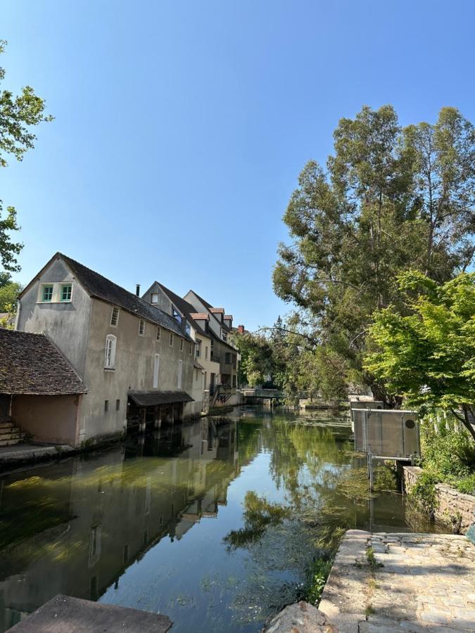 Appartement Bords De L'Eure Charmant Studio 沙特尔 外观 照片