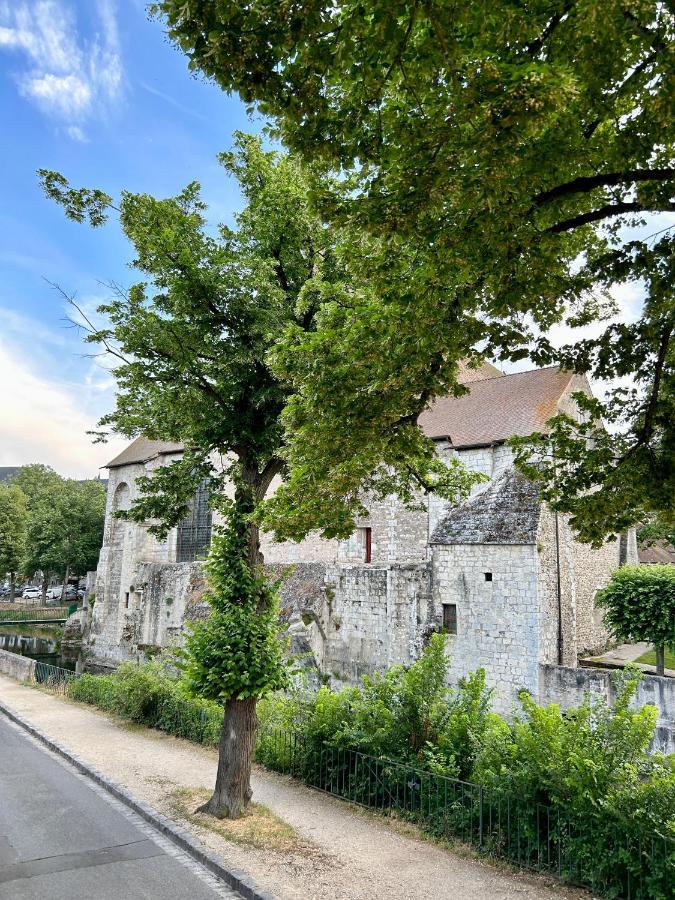 Appartement Bords De L'Eure Charmant Studio 沙特尔 外观 照片